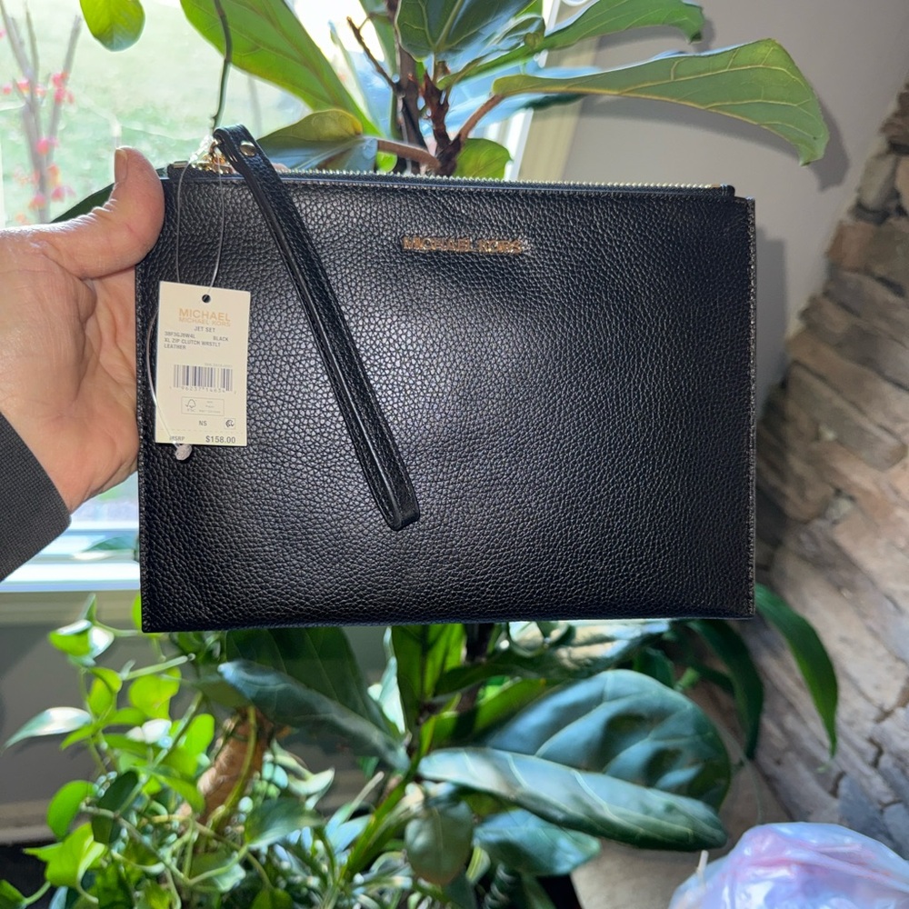 Michael Kors Nwt $158  Black Pebbled Leather Men's Clutch